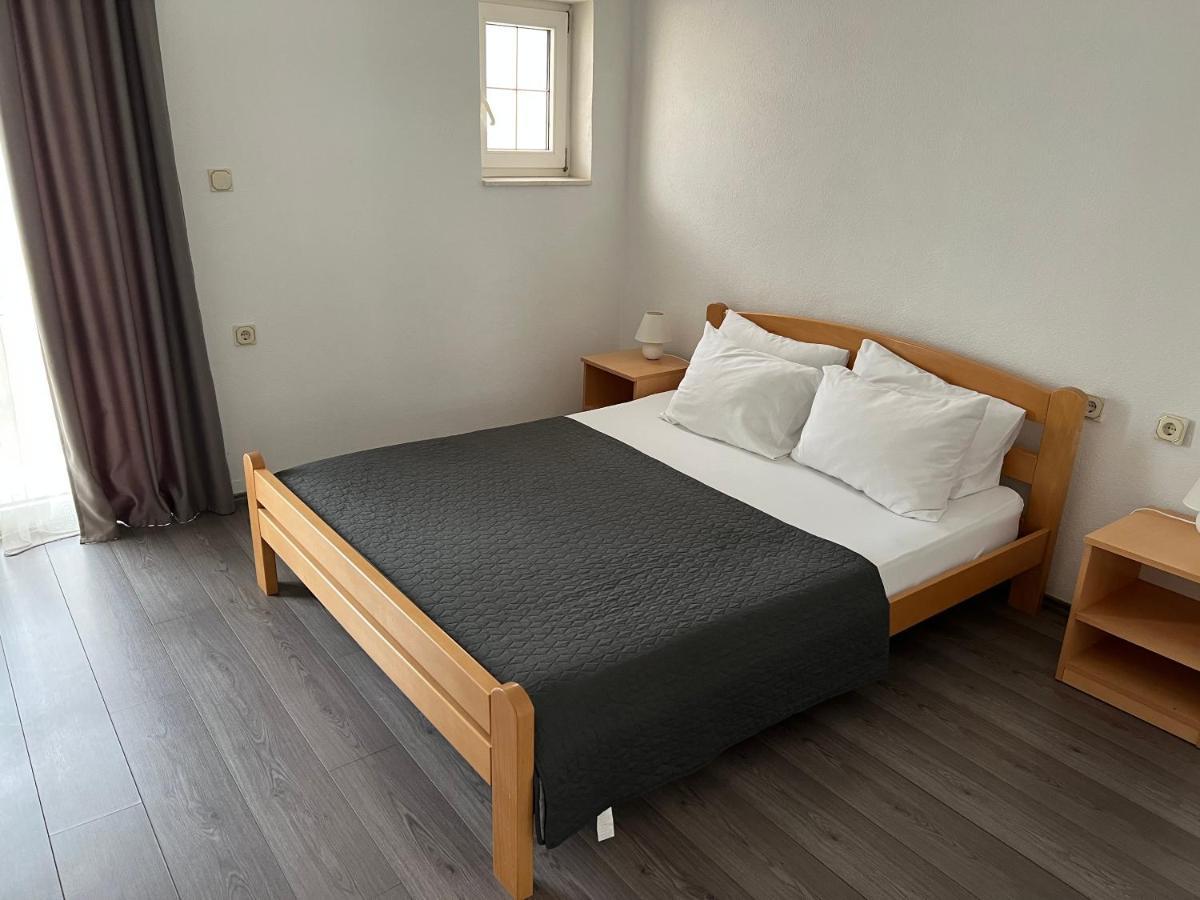 Apartments Mrdak Бар Экстерьер фото