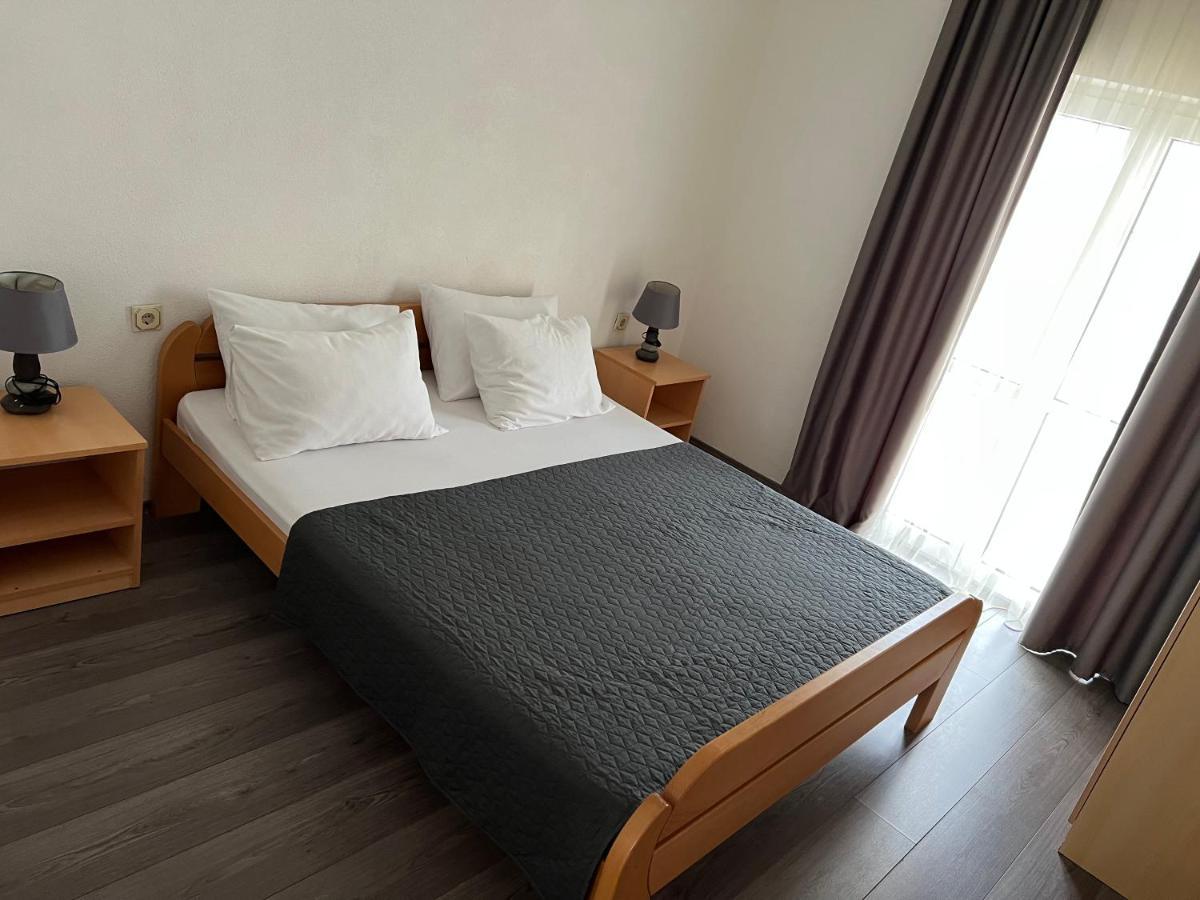 Apartments Mrdak Бар Экстерьер фото